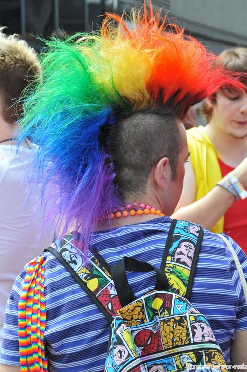 Яркие ирокезы Гей-парада в Лондоне